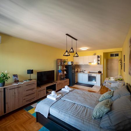 Green Apple Apartment Subotica Exterior photo